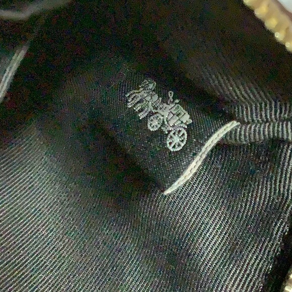 Gold metallic Coach zip corner wallet - Picture 5 of 5